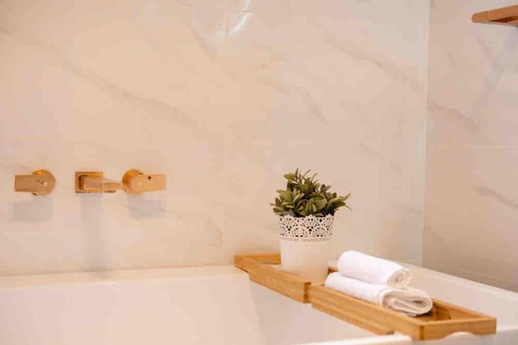 Holiday home Spacious Modern 3 Bdr Minutes From Merewether